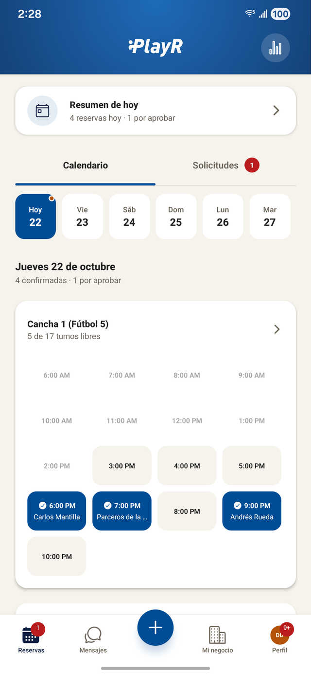 Agenda del dueño de cancha en PlayR: resumen de hoy, turnos por cancha y solicitudes por aprobar